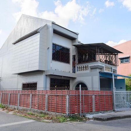 Bluebell House Hatyai - Cosy 3 Bedrooms For 10 Pax - 9 Mins Drive To Lee Grd Ban Kho Hong Ngoại thất bức ảnh